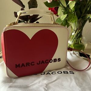 NWOT Marc Jacobs The Heart Box Bag